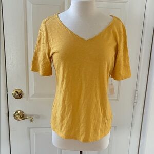 NWT embroidered shoulder gold cotton tee